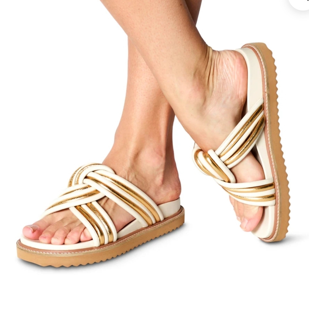 CECELIA NEW YORK Marty Platform Sandals in Oat/Gold 6.5